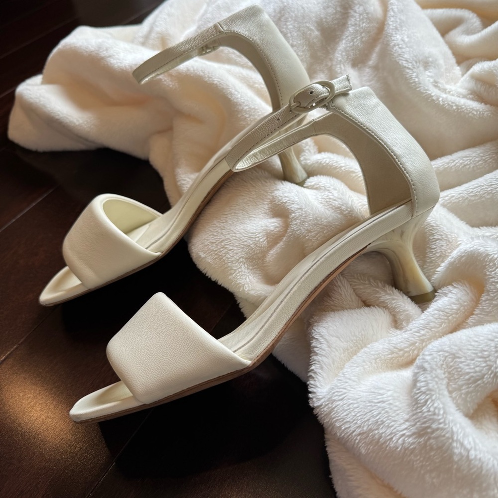 Vince Cream Ankle Strap kitten heel sandals. - Picture 3 of 8
